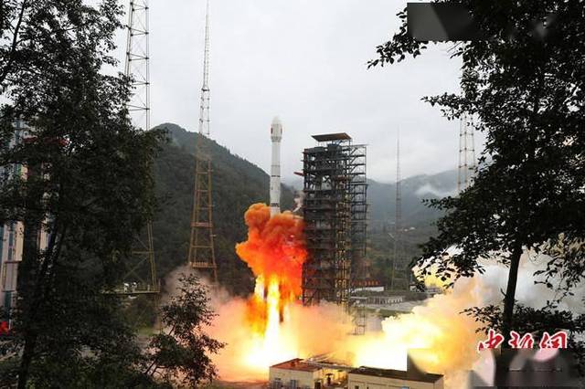 中国成功发射实践二十一号卫星
