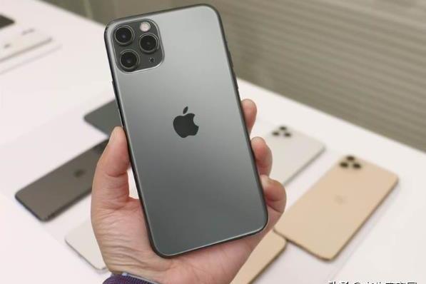 苹果iphone12pro支持120hz更新率与3倍光学变焦