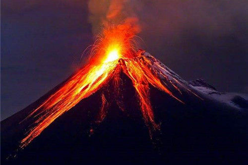 史上最大火山爆发,3万人瞬间化为尘埃,仅3人阴差阳错地幸存下来
