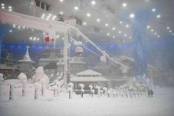 长沙矿坑变雪场湘江欢乐城冰雪主题乐园即将开园