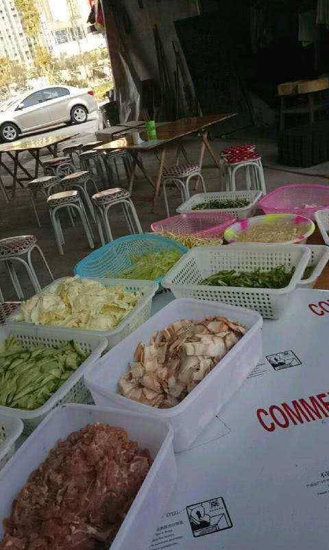 工地10元快餐随便吃,快餐店竟然还能赚不少钱!生意经在这里!