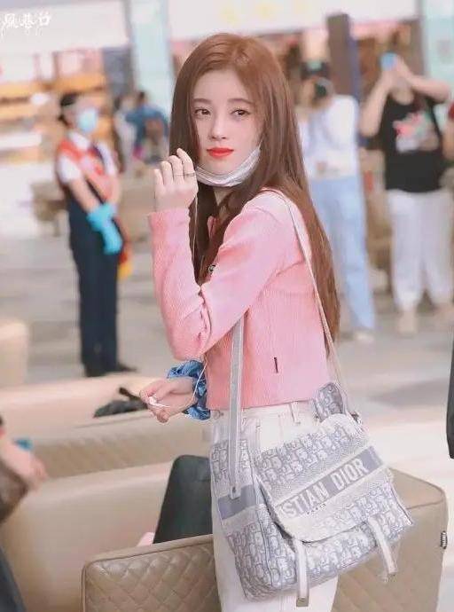 乐佳人口罩_戴口罩的卡通图片