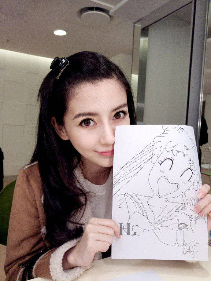 明星出道前后对比：唐嫣变化小，赵丽颖清纯不