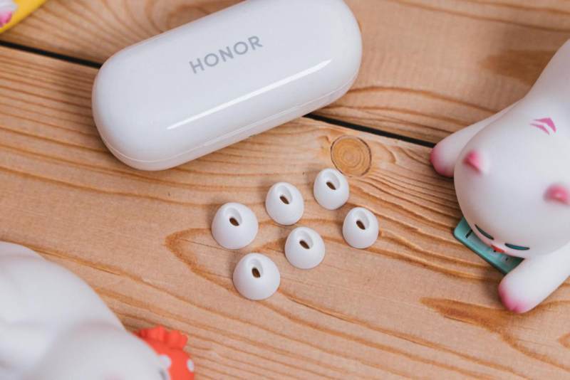 荣耀耳机FlyPods 3，音质与舒适性的完美融合，荣耀FlyPods 3，音质与舒适性的完美融合