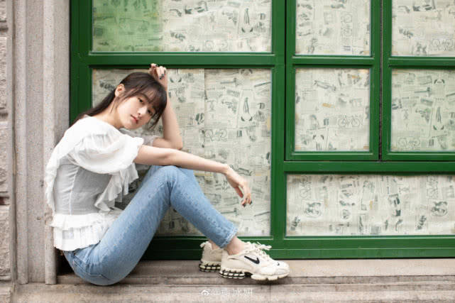 原创袁冰妍穿搭清新甜美少女感爆棚纤细小蛮腰超迷人
