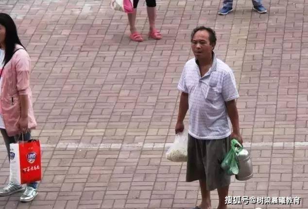 郸城■你读书虽苦,父母更不易“最牛县高”考前校园照让人泪奔:同学