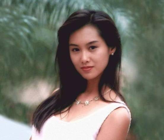 1994年,莫文蔚成为周星驰藏在卫生间的