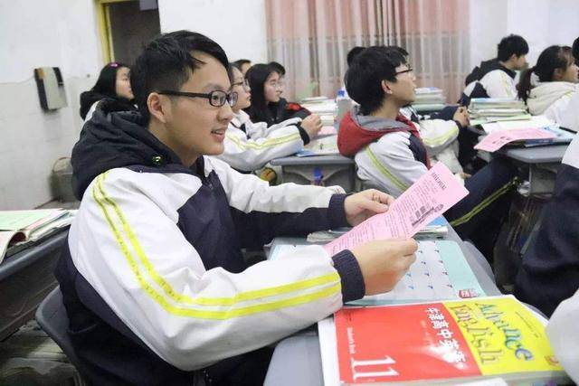 『大学』看看学霸怎么说各科成绩要多少分才够考上985大学