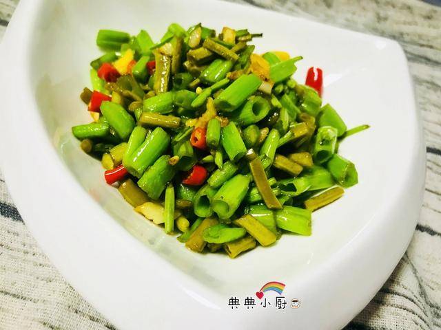 腌制酸豆角的家常简易做法 d200230dddd542ba85df0079be6fbc16.jpeg