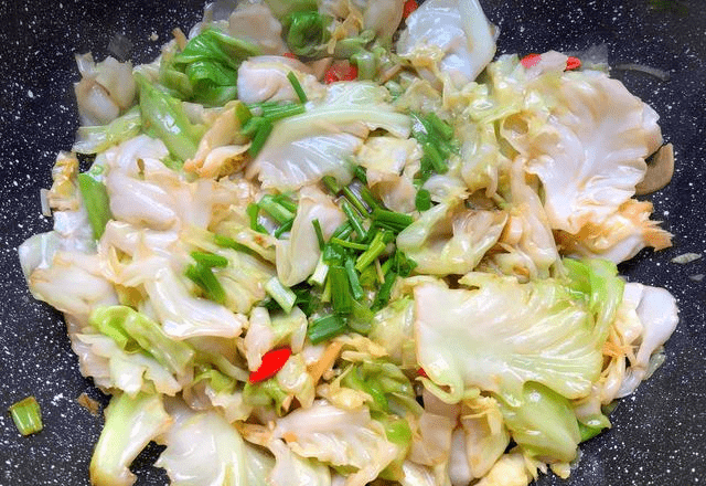 手撕包菜怎么做好吃下饭 f6c1376b90974b2cb55b3d41cdfb9577.png