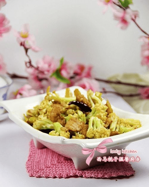 花菜炒肉怎么烧花菜是脆的 55aa61617fc14fd794469e434e88e262.png
