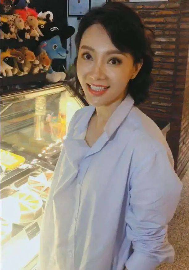 陈数新剧脸怎么垮了?化了妆也掩盖不了松弛感,还是凹凸不平的!