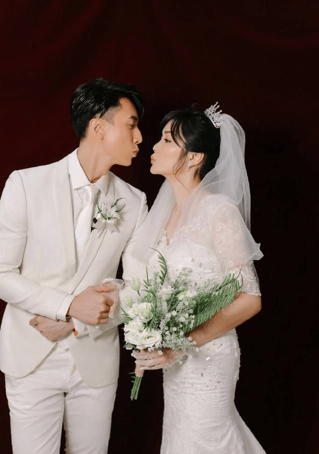 梦见自己照婚纱照_婚纱照风格(3)