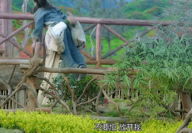 「观众」盲人式演技和瞪眼式演技大碰撞?更绝的是男主大烟熏妆眼影!