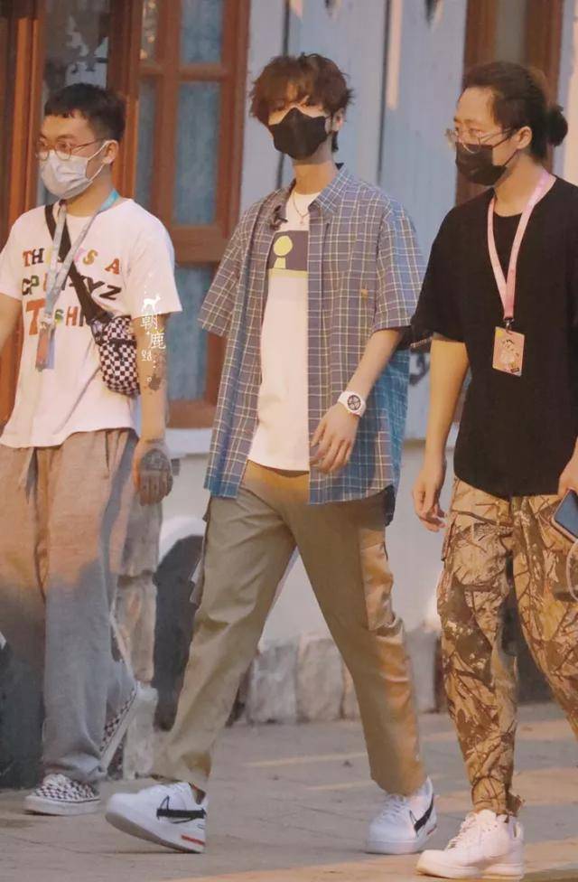 三十岁以上男人喜欢看的小说 e2c010c118b54d2da90be51c103fd608.jpeg