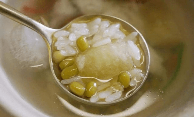 绿豆加什么熬解暑汤比较好 af86141472b9485bb66ea7da48b09f3c.png