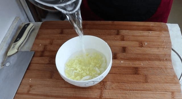 虾滑的家常做法及做法窍门 3c75f61bde58481e98056af9b82e4a52.png