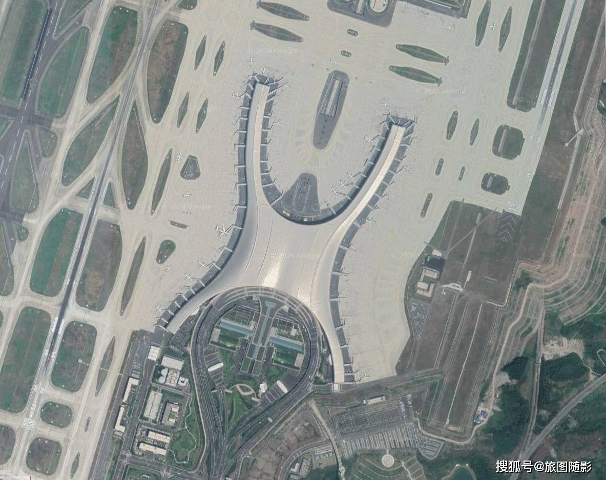 卫星航拍中国九大区域性枢纽机场,成都双流造型普通但