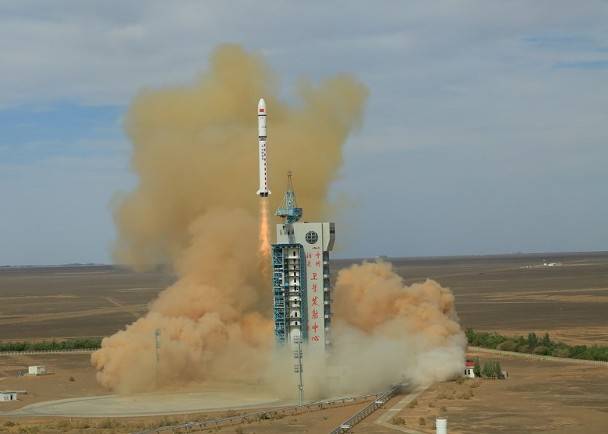 长征二号丁运载火箭成功发射升空2枚卫星进入预定轨道