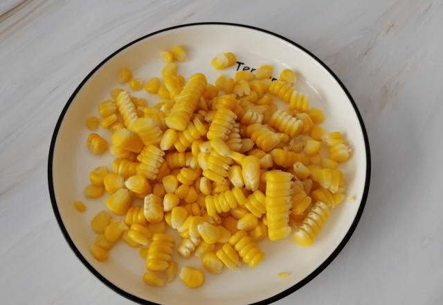 怎么快速的剥熟的玉米粒 cf58509eb5444edf86db53ffe2d3094f.png