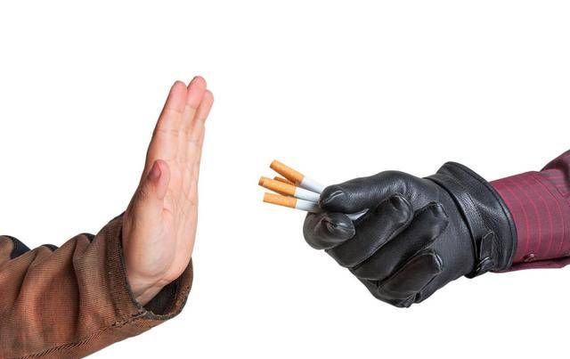 那个会“吐烟圈”的老人，患了冠心病，戒烟能不能让冠心病逆转？