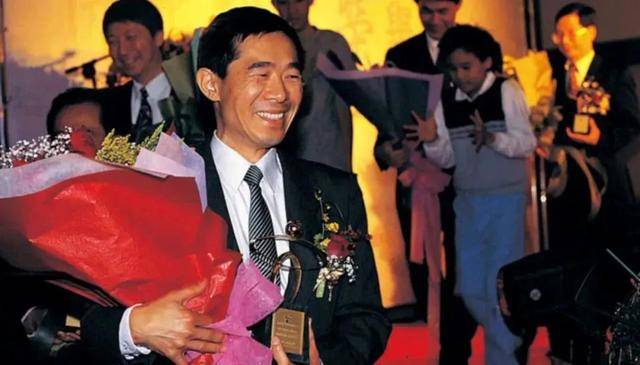 历史潮头上的台积电：两堵高墙，一柄尖刀​