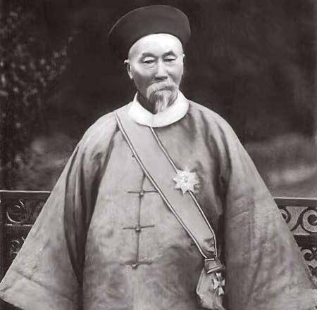 李鸿章与李莲英都姓李,内心却看不起李太监,不过中堂被耍了!