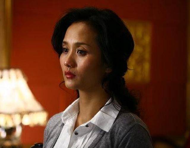 妈妈专业户李颖罕曝光!52岁还发嗲卖萌?网友却称赞其年轻似30岁