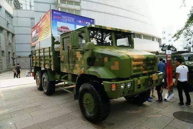 壮军威!中国6款主流军用越野车,有一款秒杀美国悍马