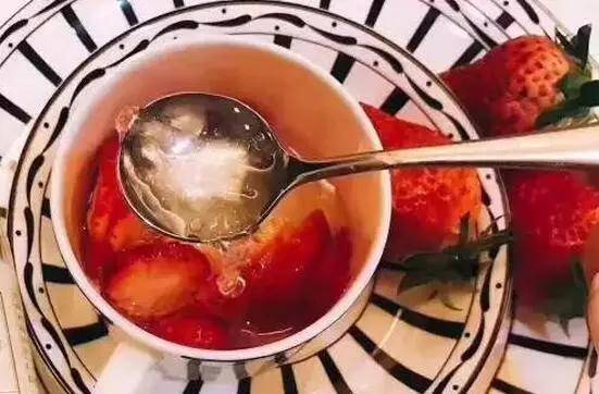 这就是差别:常吃燕窝和常吃银耳的女人,结果竟是这样.