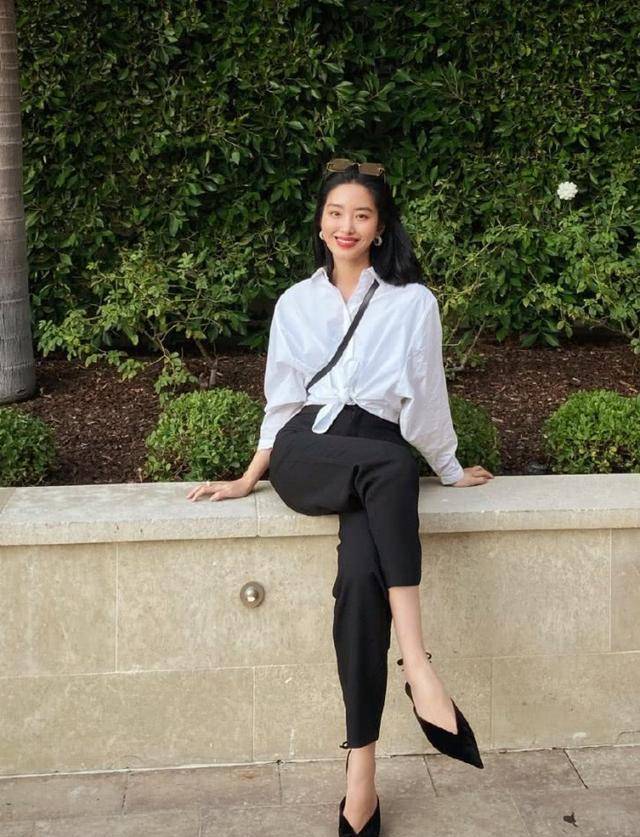 港风美女杨采钰恋上大30岁男友,深v短裙太性感,难怪赢
