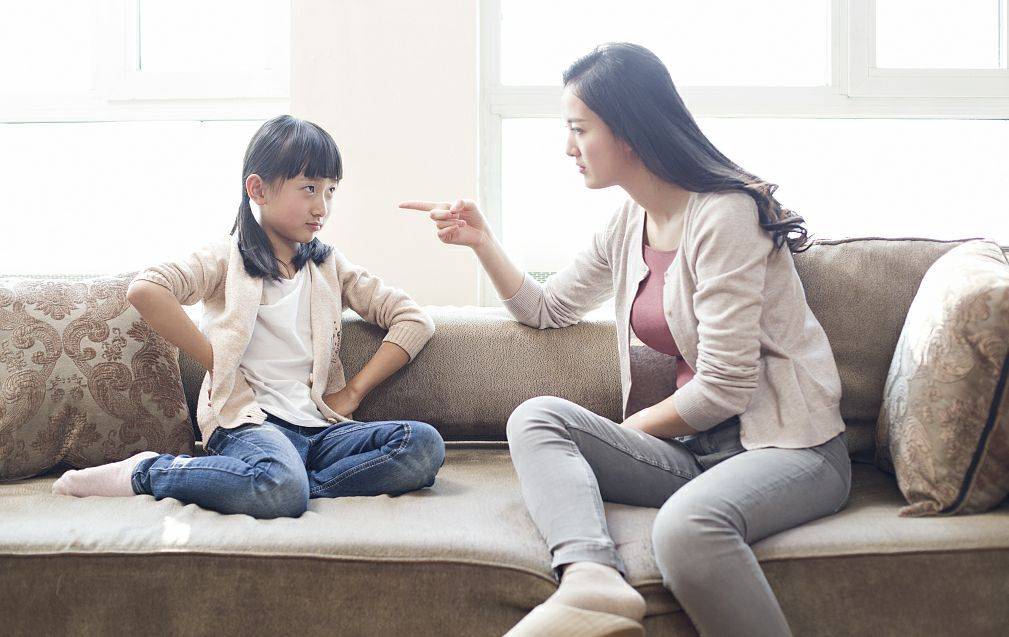 原创爱顶嘴的孩子和从不顶嘴的孩子，未来谁的发展更好？看完一目了然