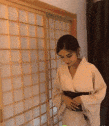 搞笑gif:小娘子,香肩凉否?_手机搜狐网