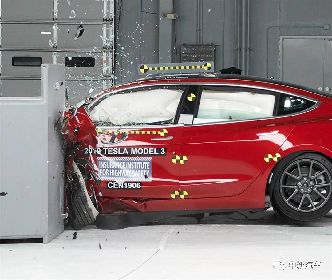特斯拉model3中保研测试视频曝光有没有意外