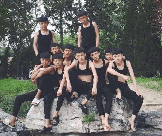 社会摇中的万人迷:快手男神牌牌琦