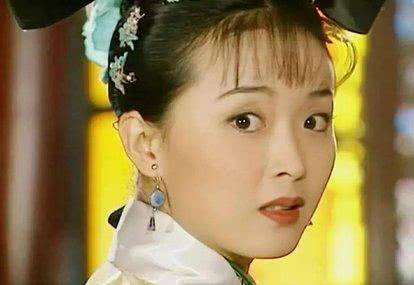 王艳10个经典角色回眸一笑，晴儿甜美，白飞飞无辜，她最经典_剧中