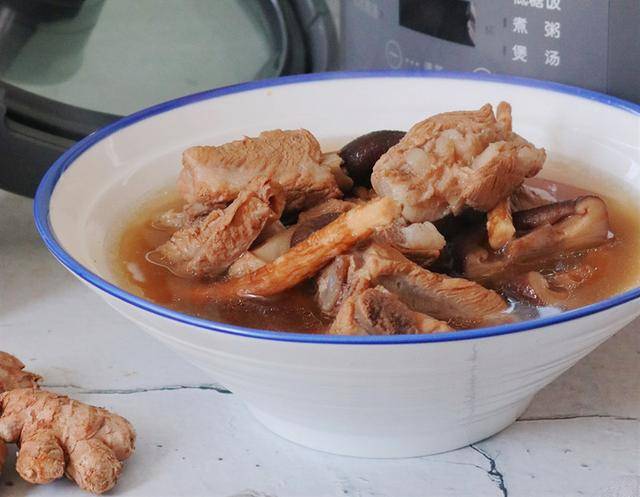 油条配什么吃最营养 2a77af11485b4852a1e238f354f56a85.jpeg