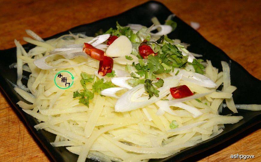 土豆怎么做成菜 3438e498107645a499dccce75de49867.jpeg