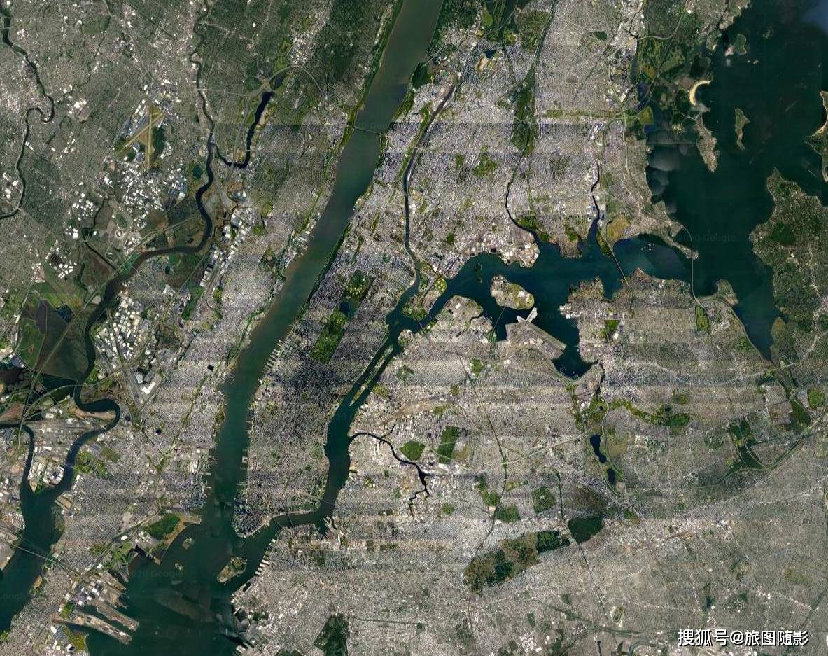从以上这10大城市的卫星地图来看,香港,新加坡,温哥华和纽约因为紧靠