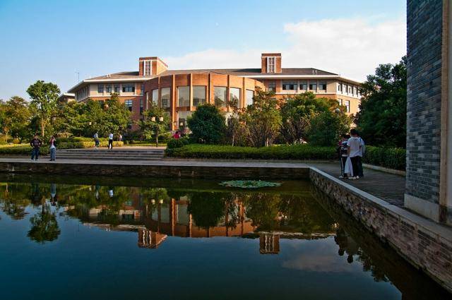 大学教师：这类专业不要选，三个方面注定前景黯淡，考研也最好换专业张嘉倪回应作秀