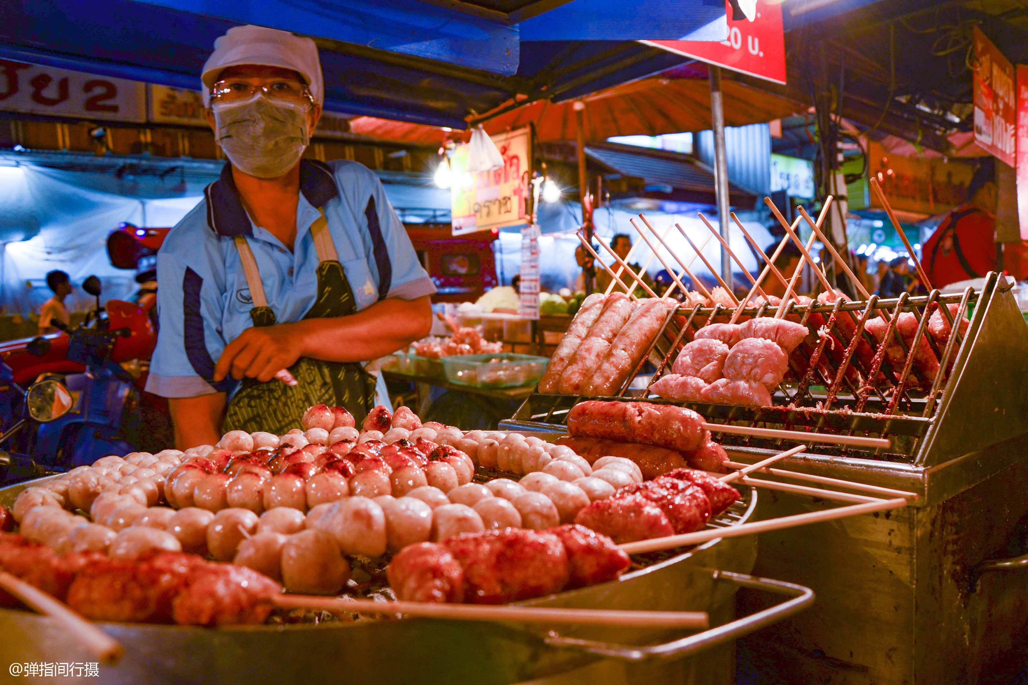 泰国"地摊经济"繁荣,是街头美食集中营,成吸引游客的一大法宝