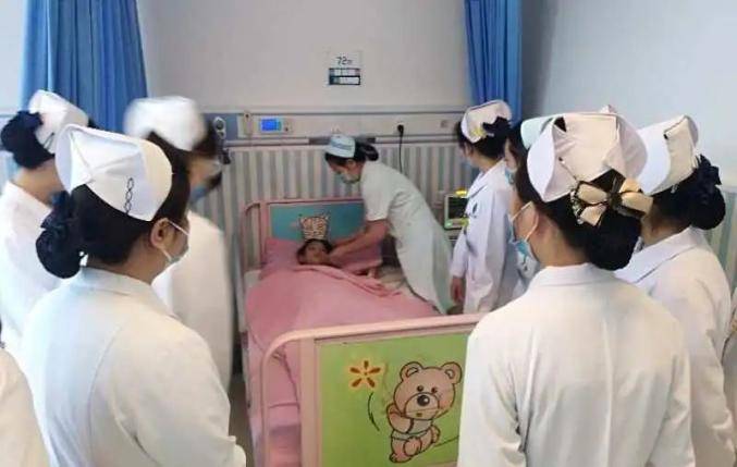 原创令人羡慕！妈妈陪女儿考研双双被录取，网友：对比下自己真是惭愧