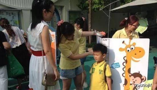 高个|将来多半是大高个，中了偷笑吧儿科医生：身体有这些特征的孩子