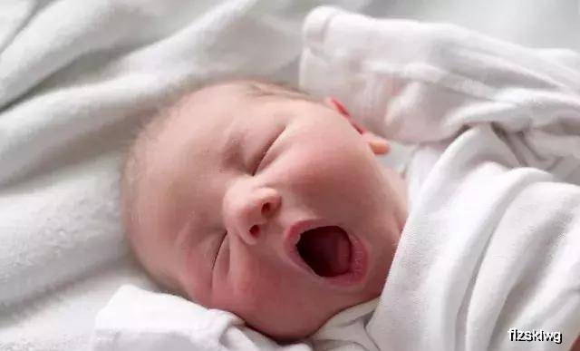 宝贝|宝宝越小越费心？细数“菜鸟爸妈”最易中的8大误区