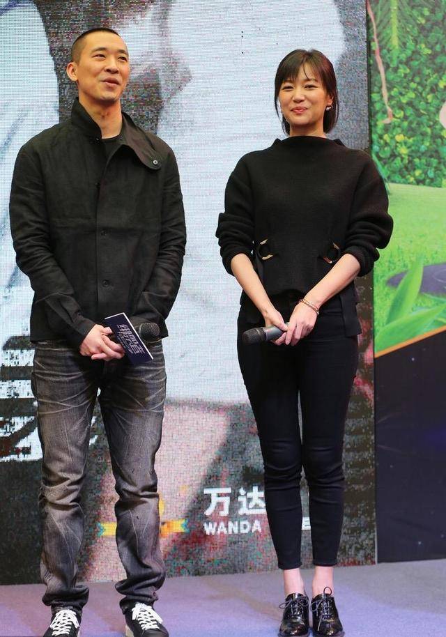 原创徐静蕾以前是装的清纯人到中年了再怎么打扮年轻也是老了