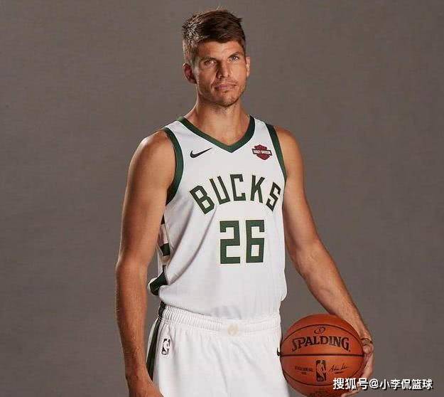 历史三分球排行榜_盘点NBA常规赛历史单节三分球命中数排行,克莱汤普森榜首,可惜没...