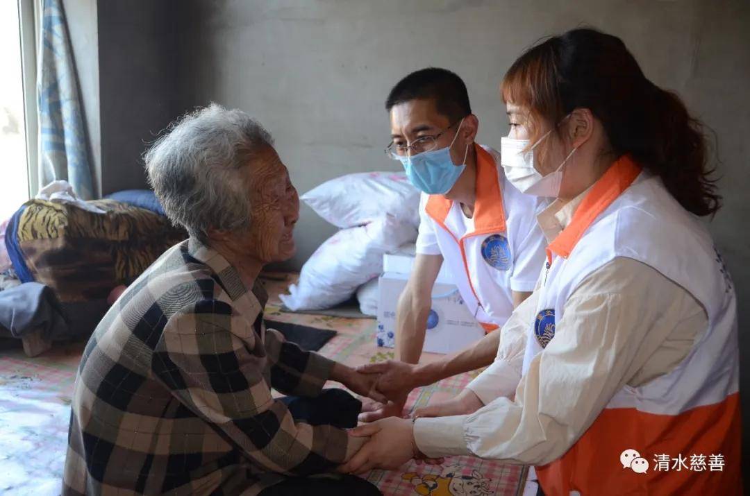 下乡送温暖,清水慈善为瓦房店市三台乡送爱心物资