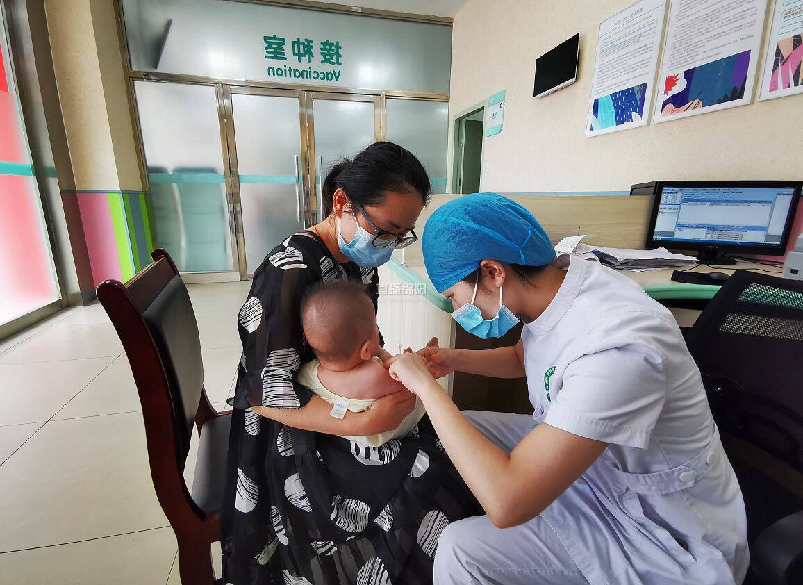 奶爸奶妈:8月龄宝宝改种麻腮风疫苗了,免费接种