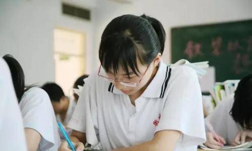 41%的孩子进了职高，学生升学压力很大，家长：不报补习班真不行
