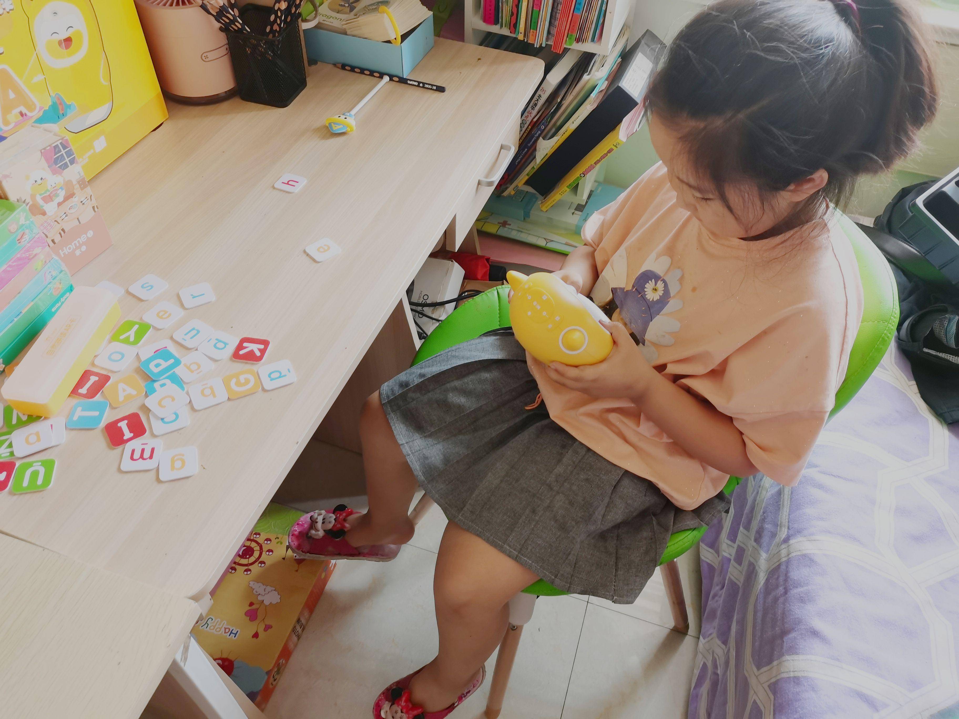 不再枯燥,牛听听早教机读书牛3.0让孩子在玩乐中成长